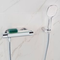 Termostático de ducha con equipo de ducha y repisa con vidrio de seguridad