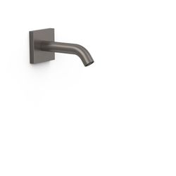 Caño fijo de pared con toma de agua a pared regulable en profundidad