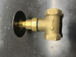 Grifo pulsador de pie de 1/2"