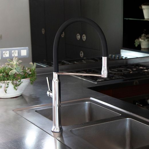 Monomando de cocina giratorio y extraíble con sistema de imanes, cromado