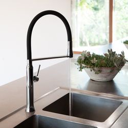 Monomando de cocina giratorio y extraíble con sistema de imanes, cromado