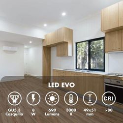 Silver dicroica LED 8w GU5.3  3000K 650lm 38